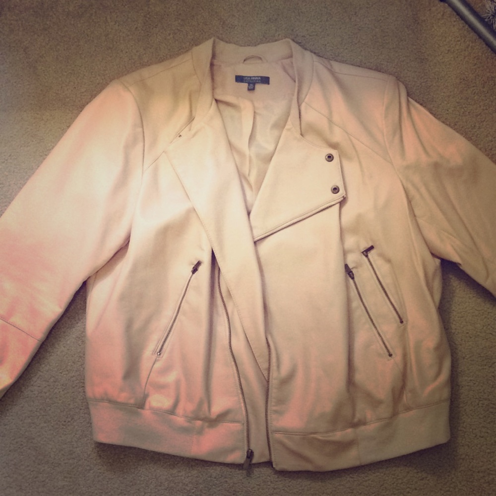 Stylish Lisa Rinna Light Pink Faux Leather Jacket!